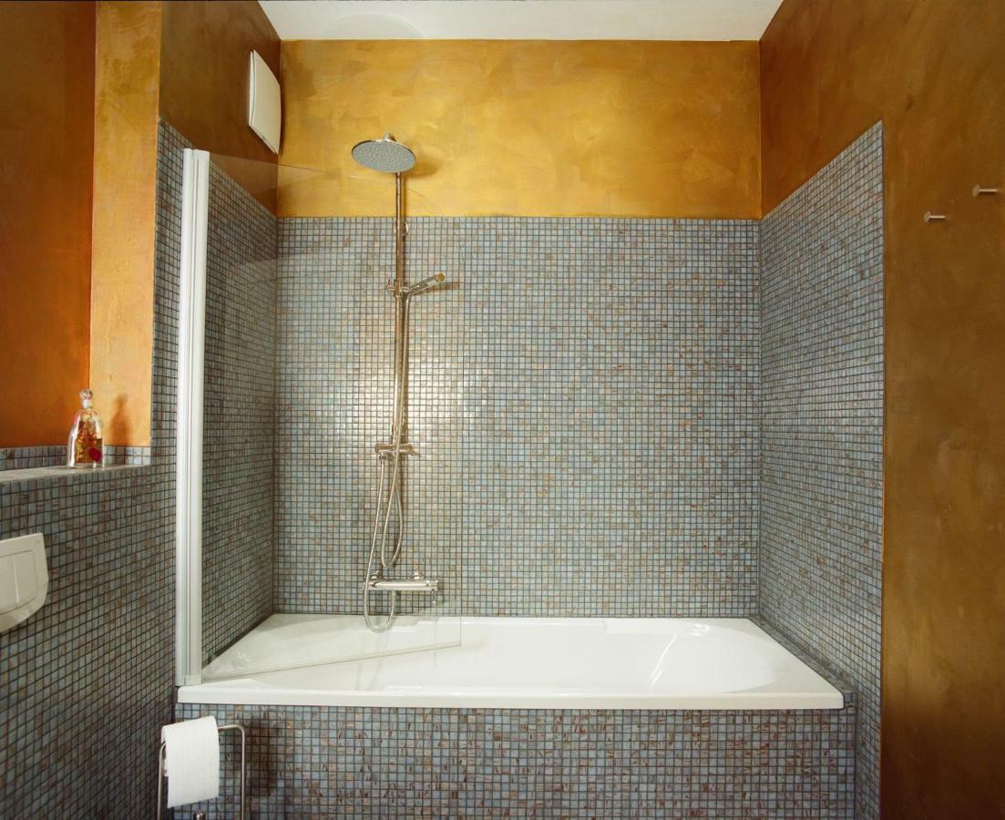 Gutshaus Altbauhof Apartment Dargun Luaran gambar