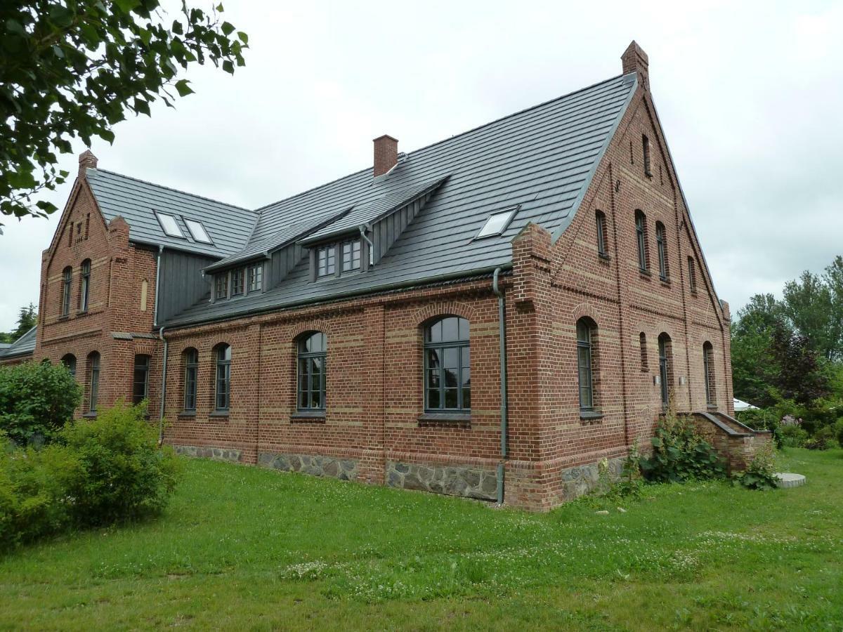 Gutshaus Altbauhof Apartment Dargun Luaran gambar